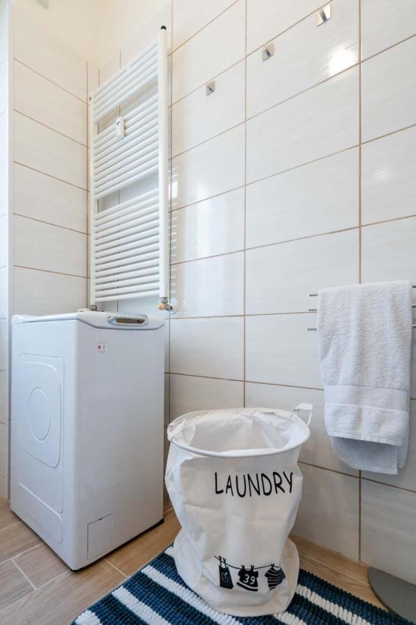 Casa Martina- Airport Free Shuttle-H24 Apartment แบร์กาโม ภายนอก รูปภาพ