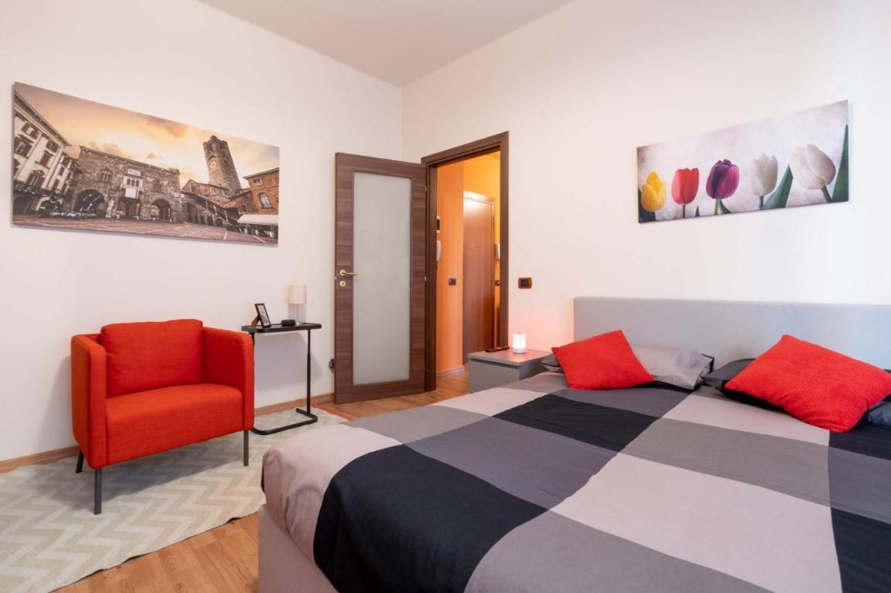 Casa Martina- Airport Free Shuttle-H24 Apartment แบร์กาโม ภายนอก รูปภาพ